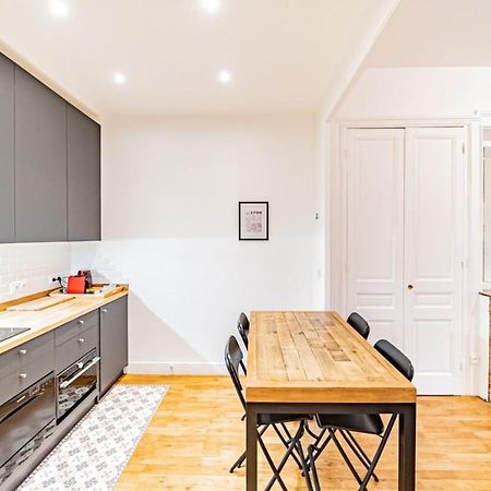 Aapartment With Character Parquet Flooring Fireplace - Charpennes Villeurbanne Eksteriør billede