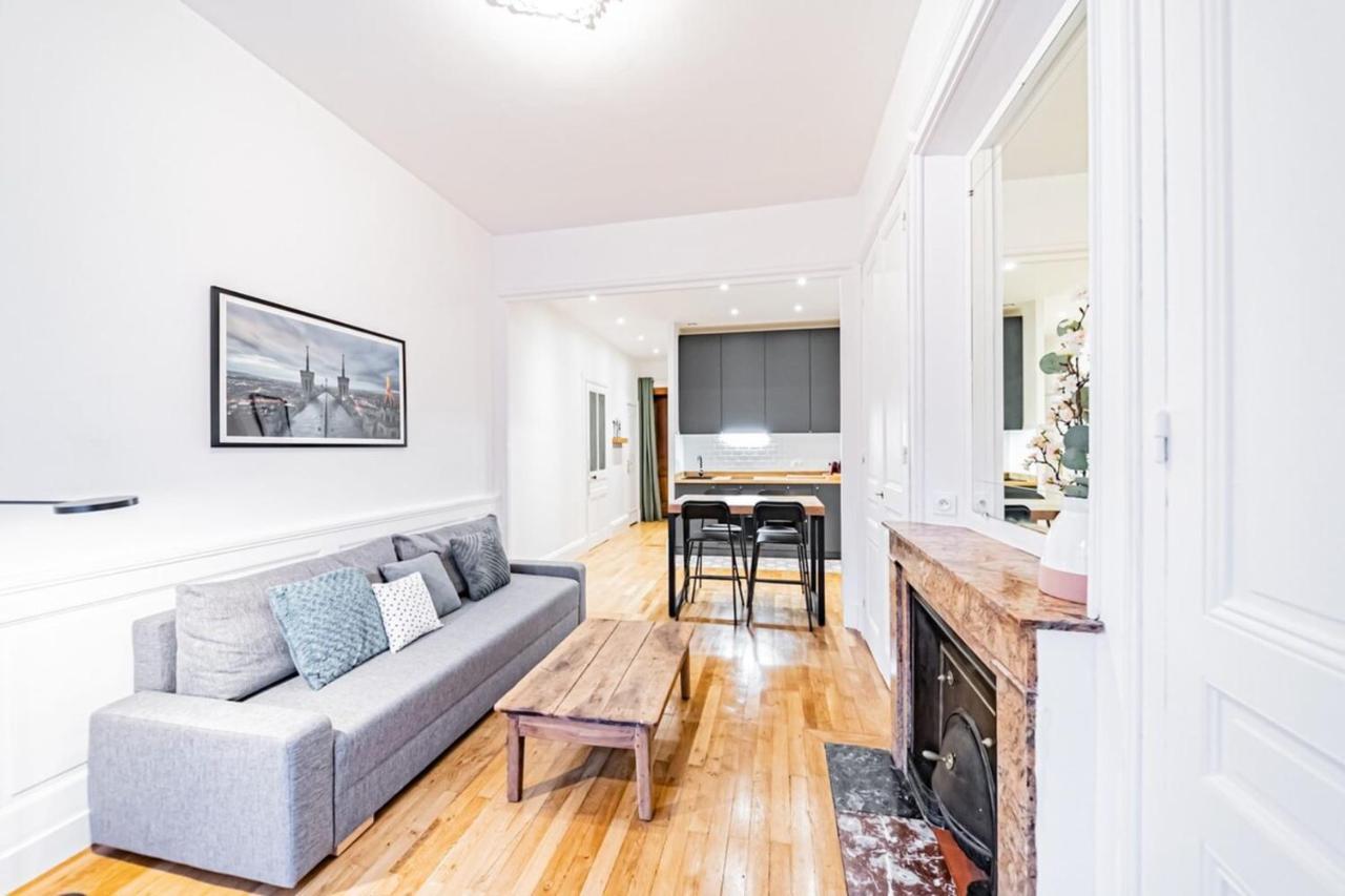 Aapartment With Character Parquet Flooring Fireplace - Charpennes Villeurbanne Eksteriør billede
