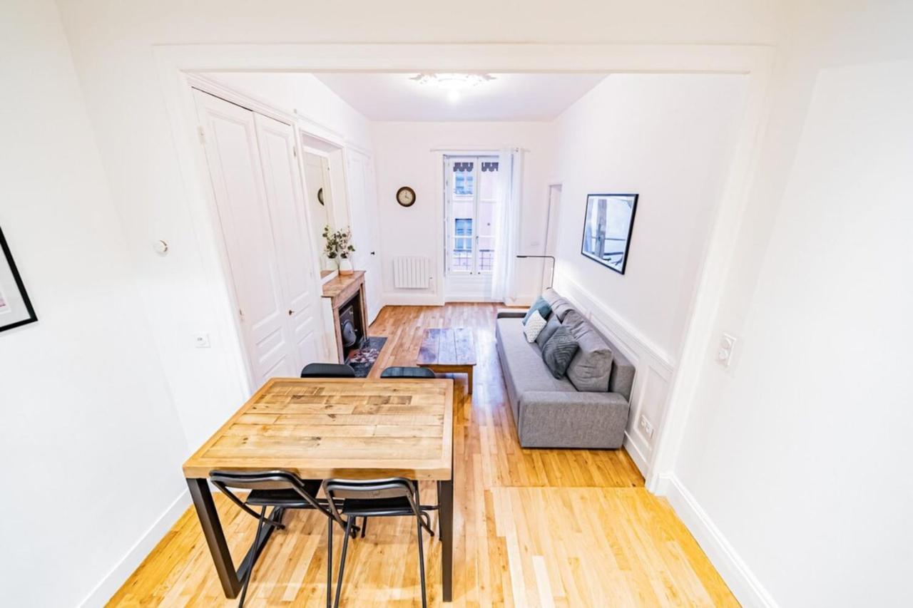Aapartment With Character Parquet Flooring Fireplace - Charpennes Villeurbanne Eksteriør billede