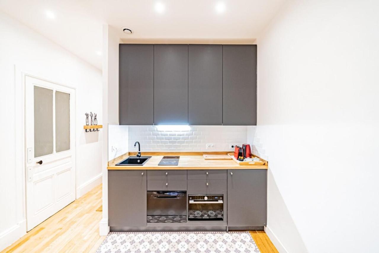 Aapartment With Character Parquet Flooring Fireplace - Charpennes Villeurbanne Eksteriør billede